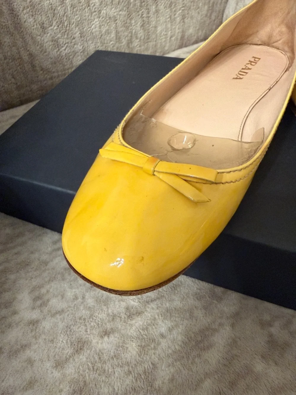 Prada Yellow Patent Leather Ballet Flats with Bow, size 39 1/2 - Picture 12 of 12